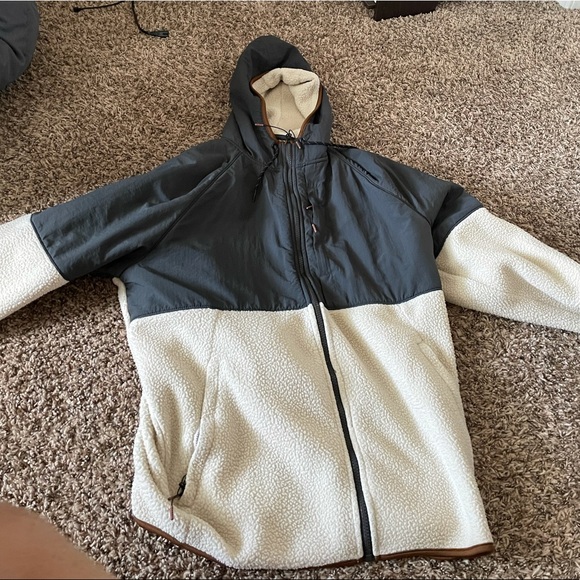 Old Navy Men’s Sherpa size XL. Fits like LARGE - Picture 1 of 2